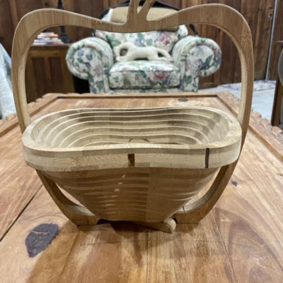 OH! NUTS Apple Shaped Collapsible Wood Fruit / Nut Basket Bowl - Picture 1 of 7